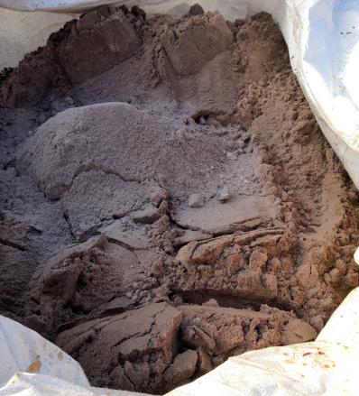 Comparison of salt output before and after treatment using our company's process system in enterprises (left for pre treated salt evaporation, right for post treated salt evaporation) Comparison of salt output before and after treatment using our company's process system in enterprises (left for pre treated salt evaporation, right for post treated salt evaporation)